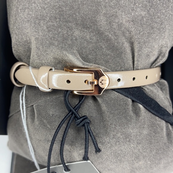 NIB Bulova x Disney Cinderella Coach Watch - Picture 7 of 7